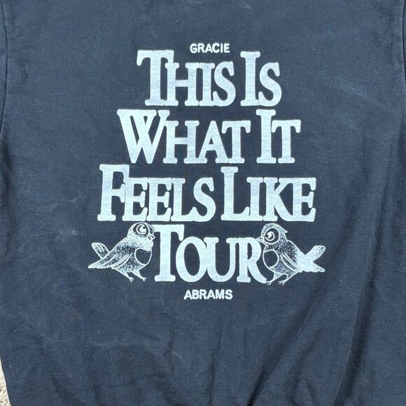 Gracie Abrams This Is What It Feels Like Tour Sweatshirt Mens Medium Music Merch - Picture 2 of 8